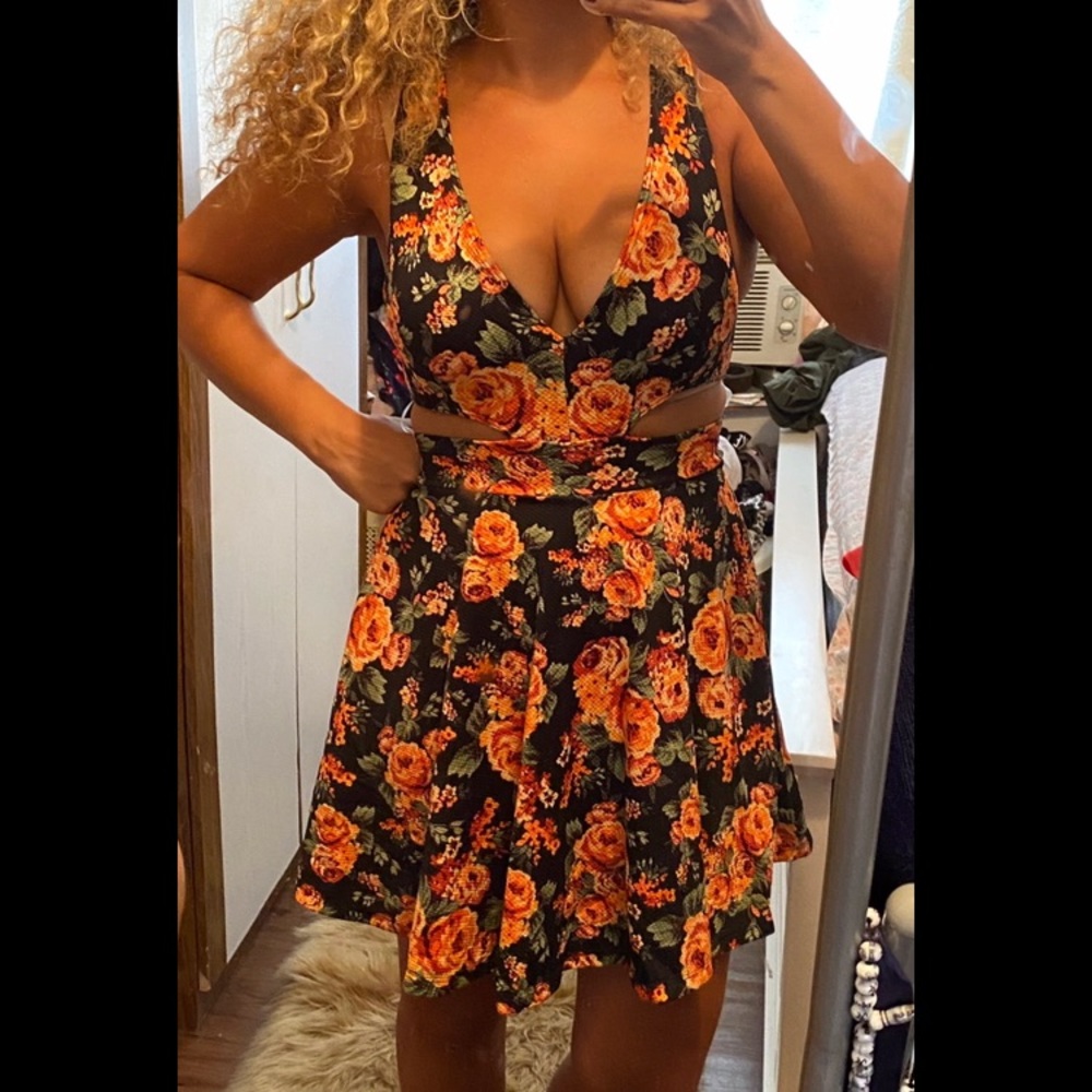 Sexy floral short dress 👗 🔥